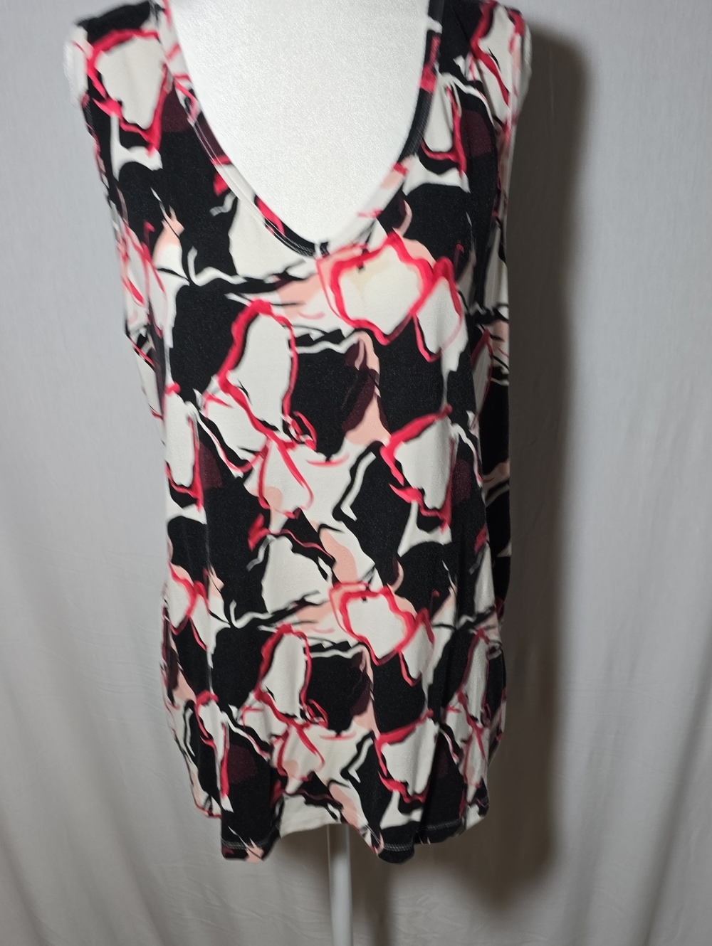 Nine West Black, White & Pink Abstract V-Neck Top